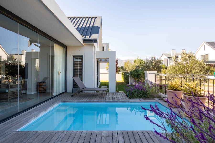 To Let 4 Bedroom Property for Rent in Val De Vie Estate Western Cape